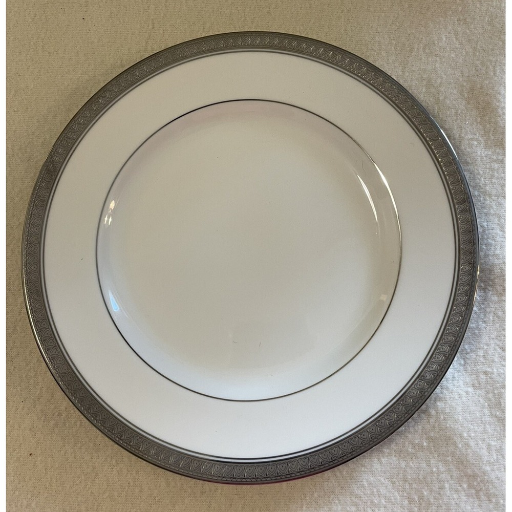 Mikasa Palatial Platinum 8 1/4" Salad Bread Dessert Plate New With Tag L3235/202
